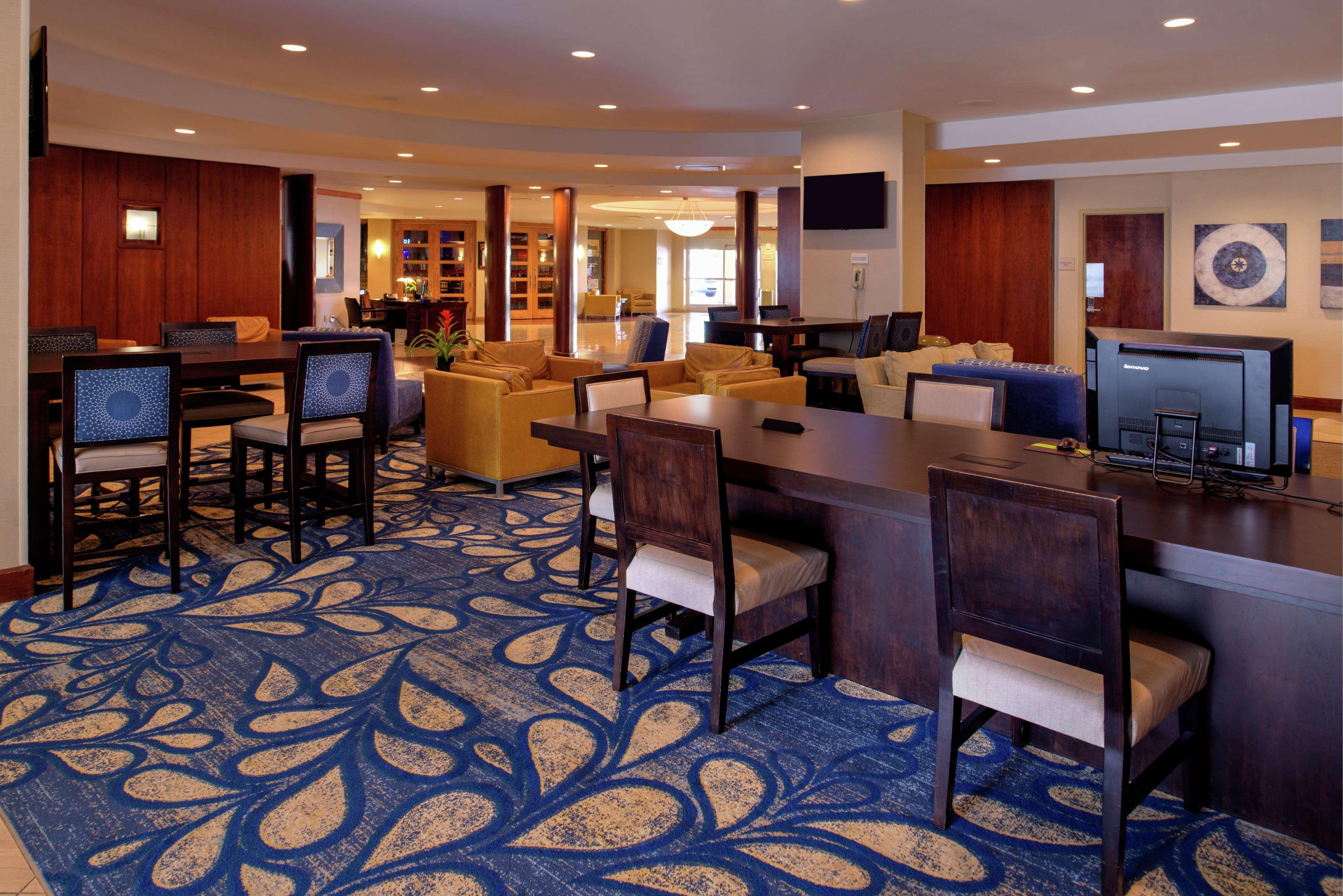 Doubletree By Hilton Hotel Tampa Airport-Westshore エクステリア 写真